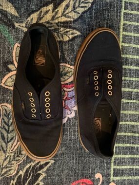 Vans Authentic Black Gum Sole Sneakers Men’s Size 11 NWOT 🖤